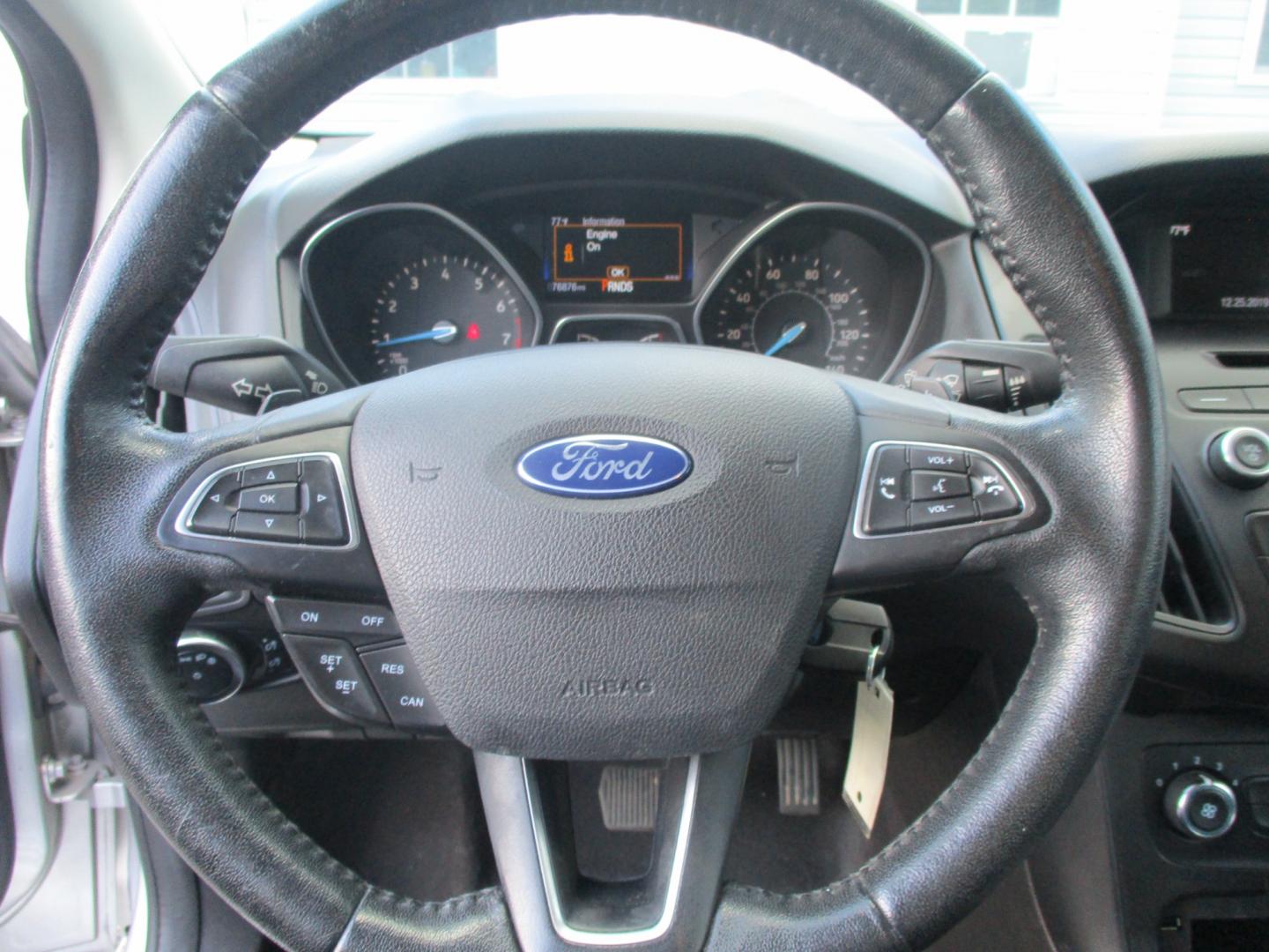 2016 SILVER Ford Focus (1FADP3F25GL) , AUTOMATIC transmission, located at 540a Delsea Drive, Sewell, NJ, 08080, (856) 589-6888, 39.752560, -75.111206 - Photo#20